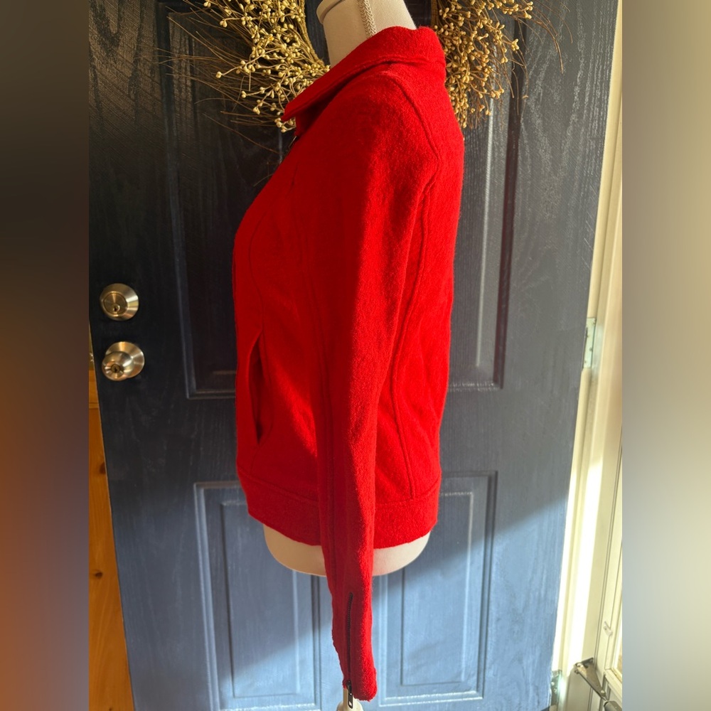 Tahari Wool Blend Red asymmetrical Jacket Womens size XS. NWT - Picture 4 of 12